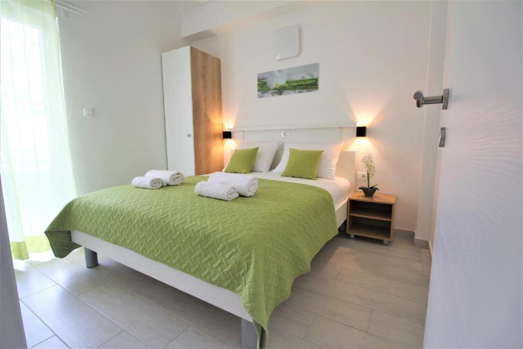 Apartment Adria 2 *